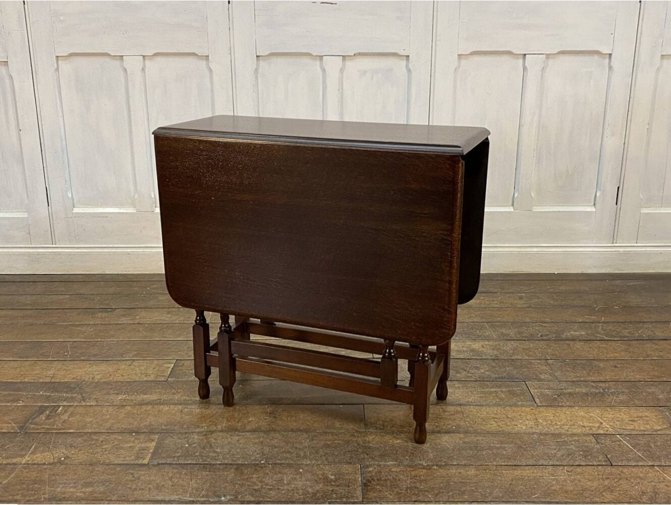 ゲートレッグテーブル