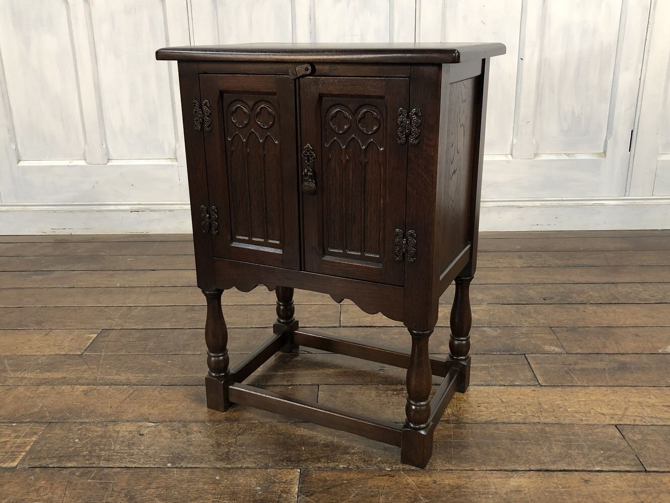 スモールキャビネット