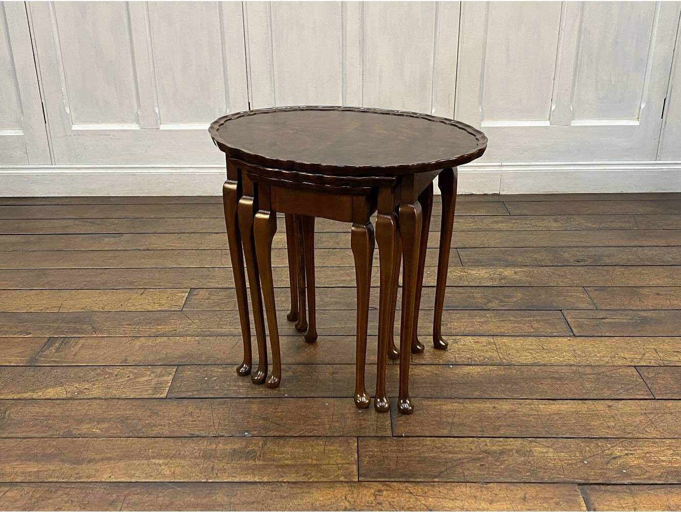 ネストテーブル