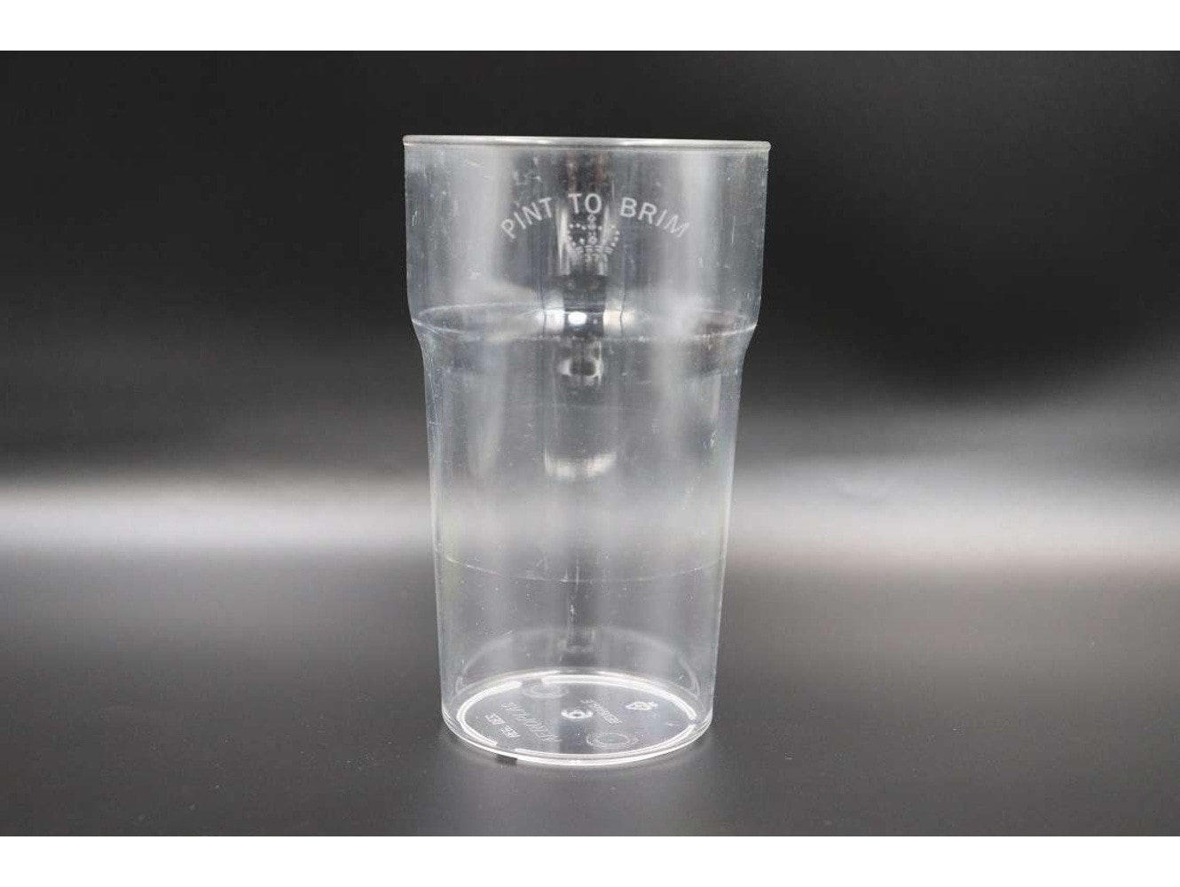 プラスチックパイントグラス