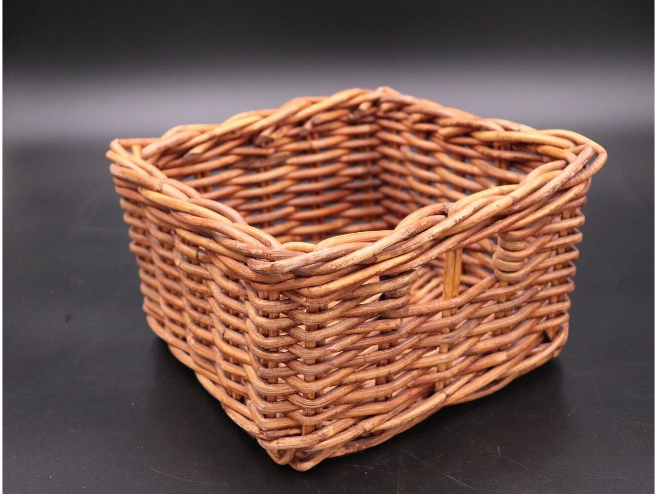 ウィッカーバスケット