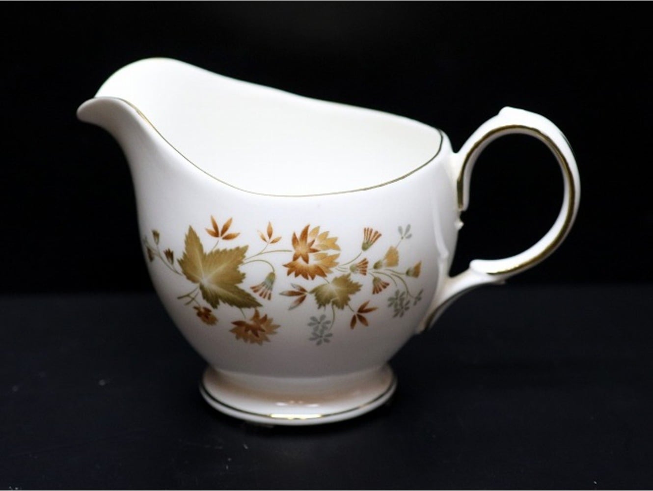 ミルクジャグ Colclough（紅葉）