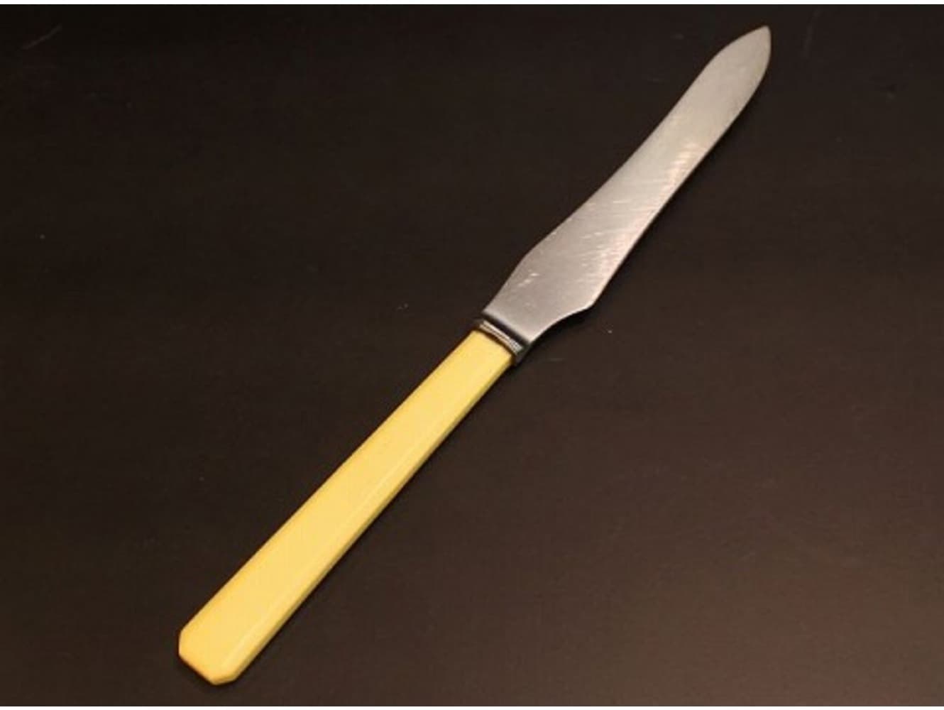 ブレッドナイフ