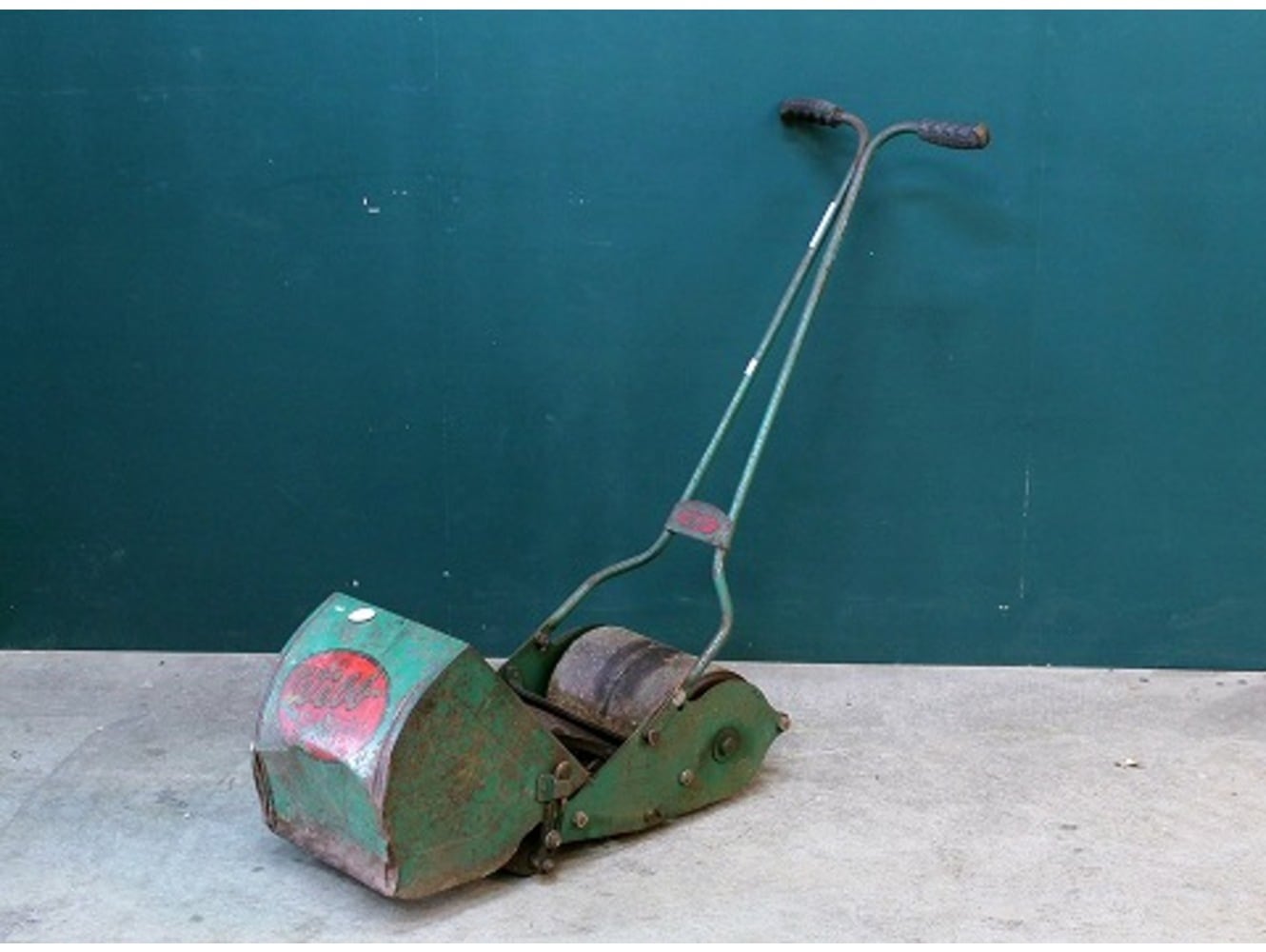 ローンモア（芝刈り機）