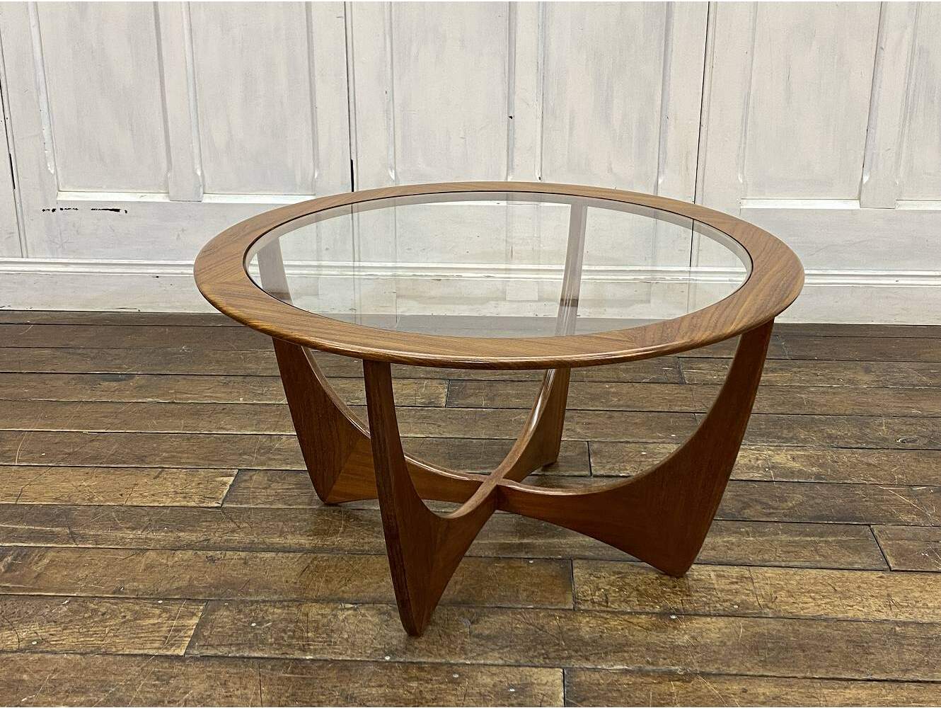 コーヒーテーブル