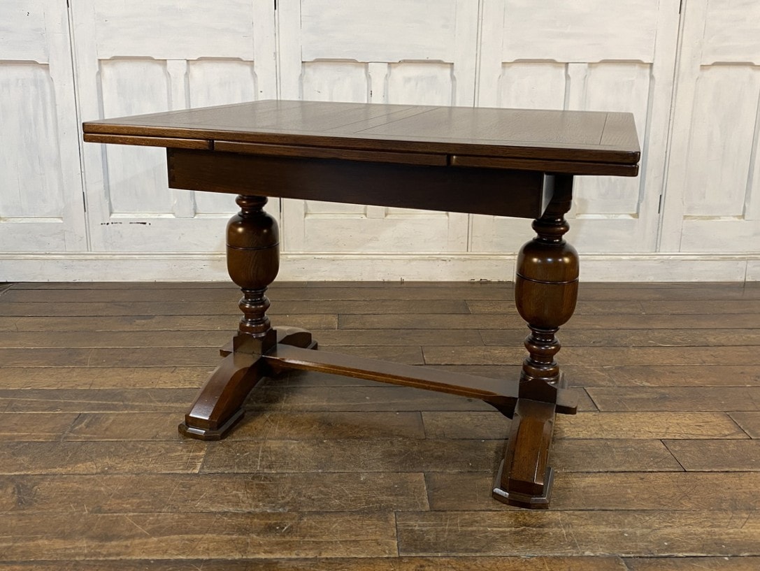 ドローリーフテーブル