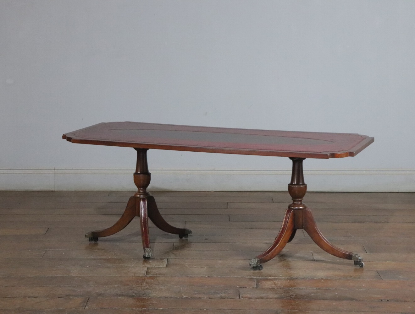 センターテーブル