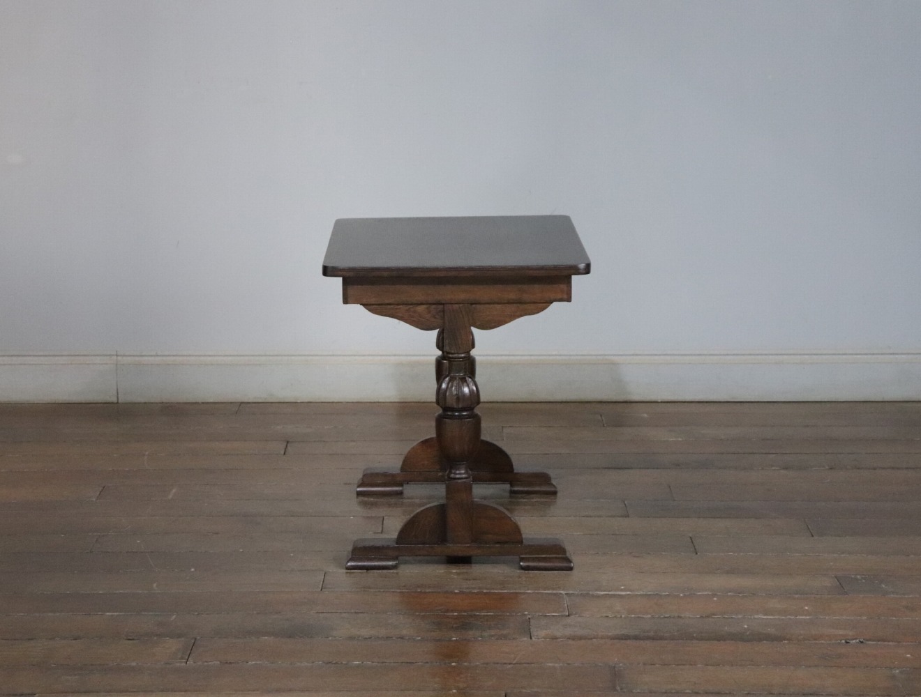 センターテーブル