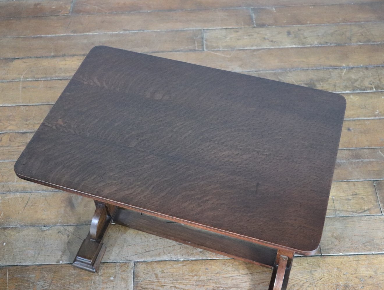 センターテーブル