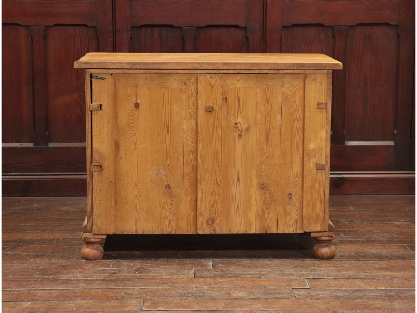 パインチェスト