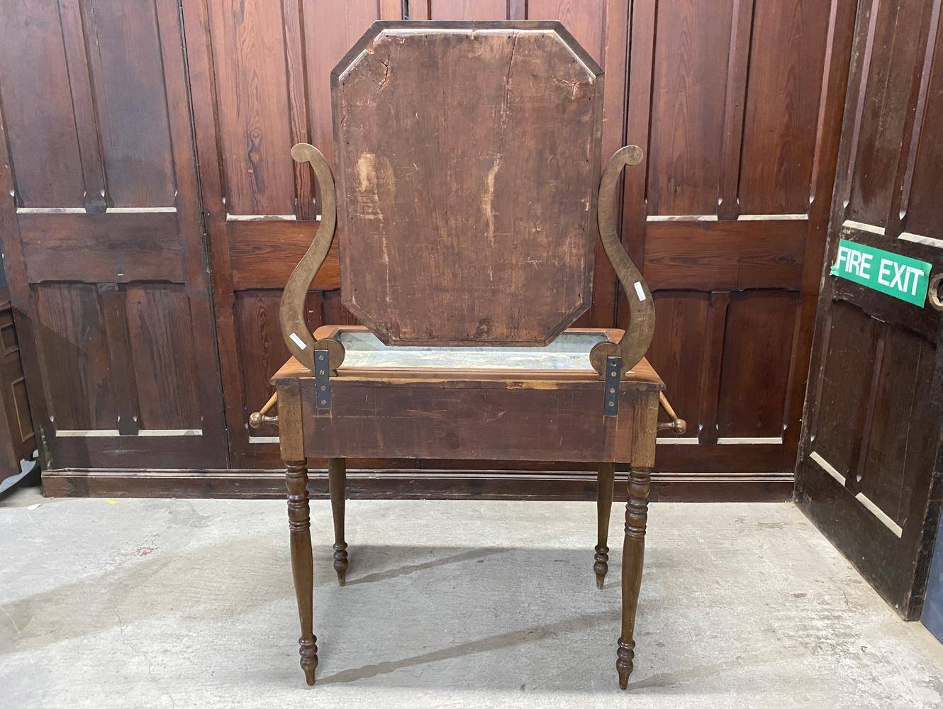 ドレッシングチェスト