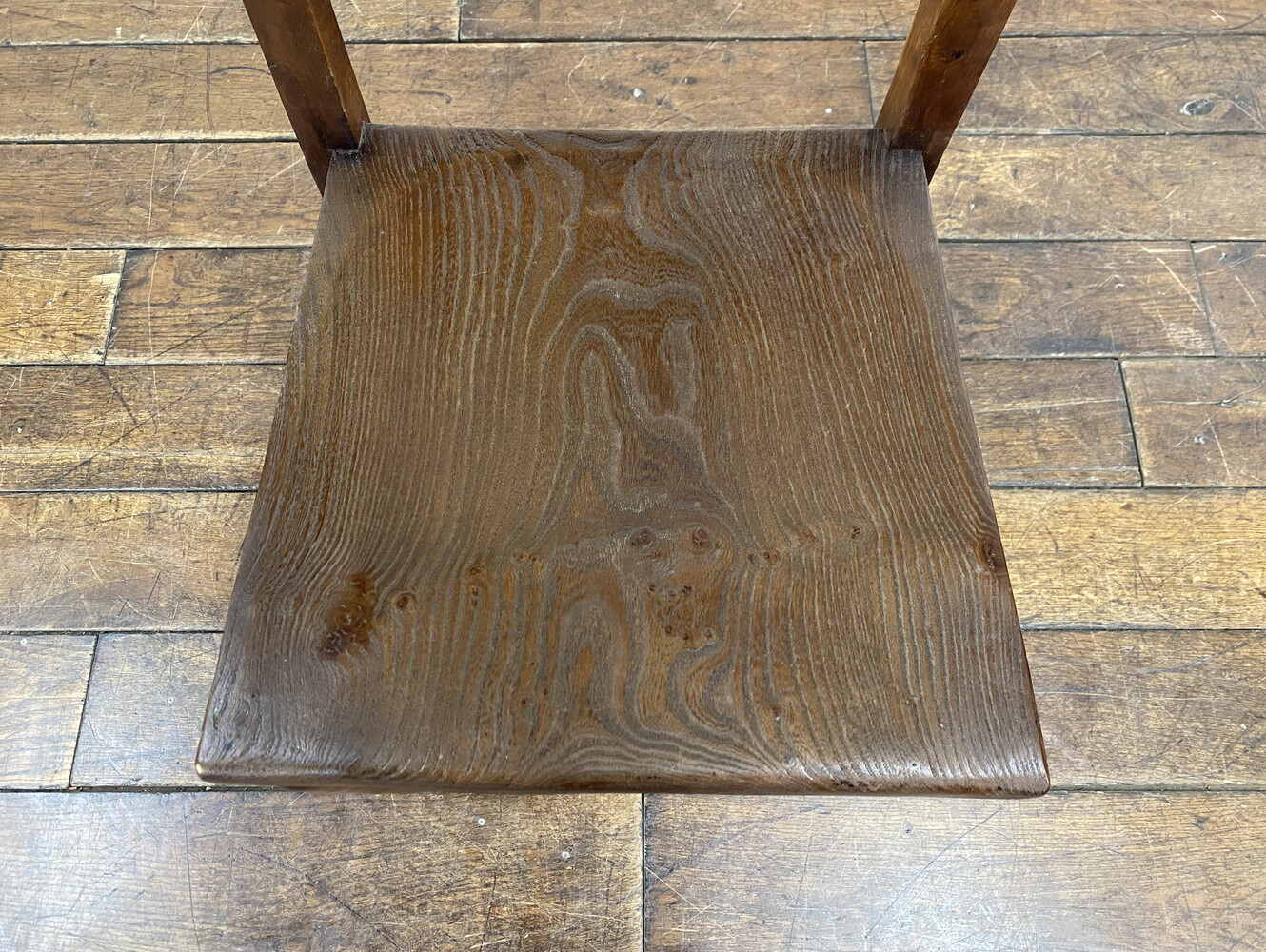 チャーチチェア