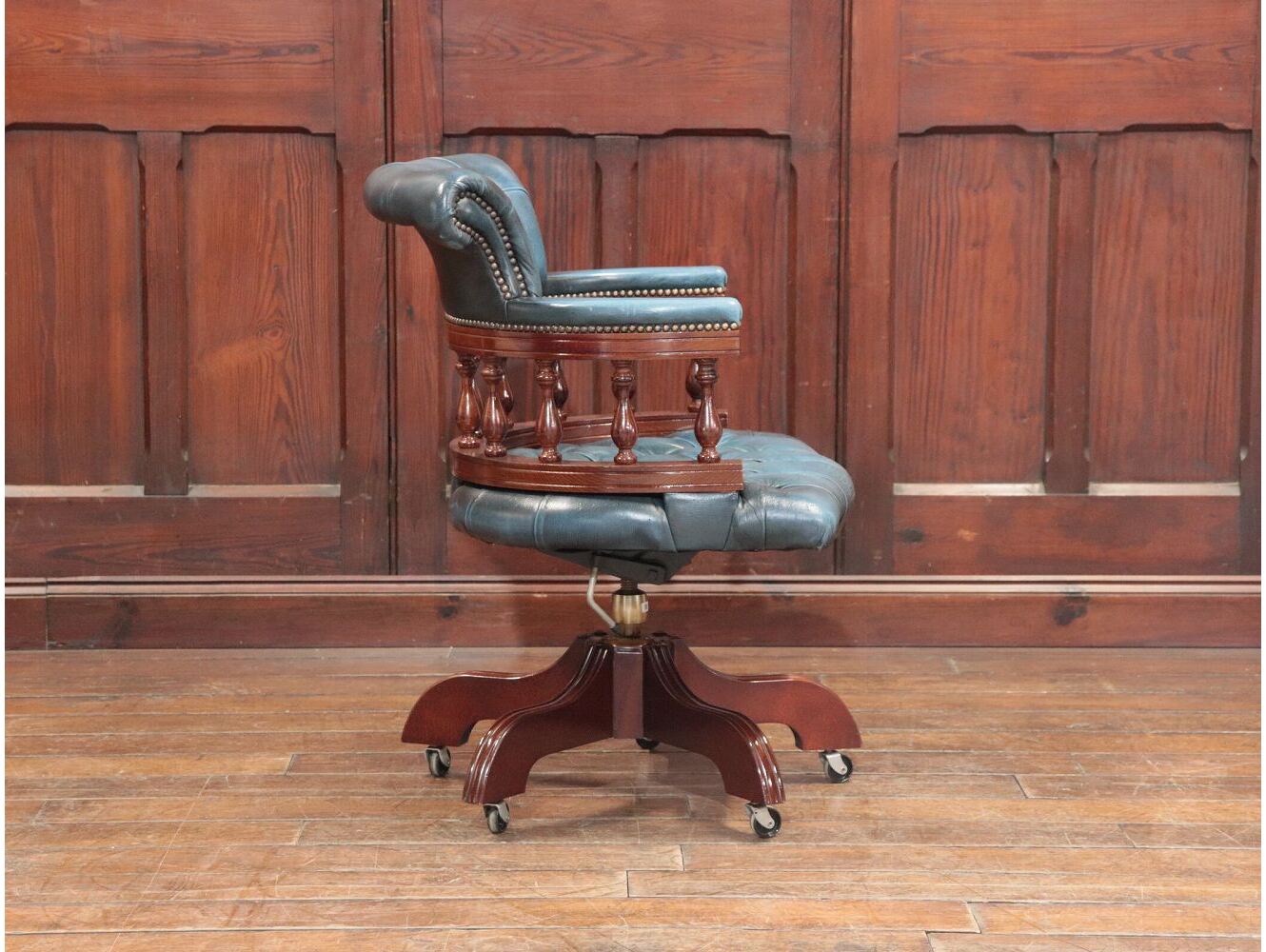 アンティーク　チェスターフィールド　チェア チェスターフィールドデスクチェア | アンティーク家具,椅子・チェア