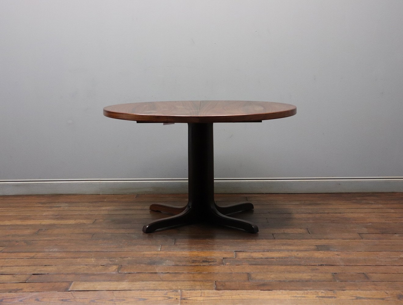 ダイニングテーブル