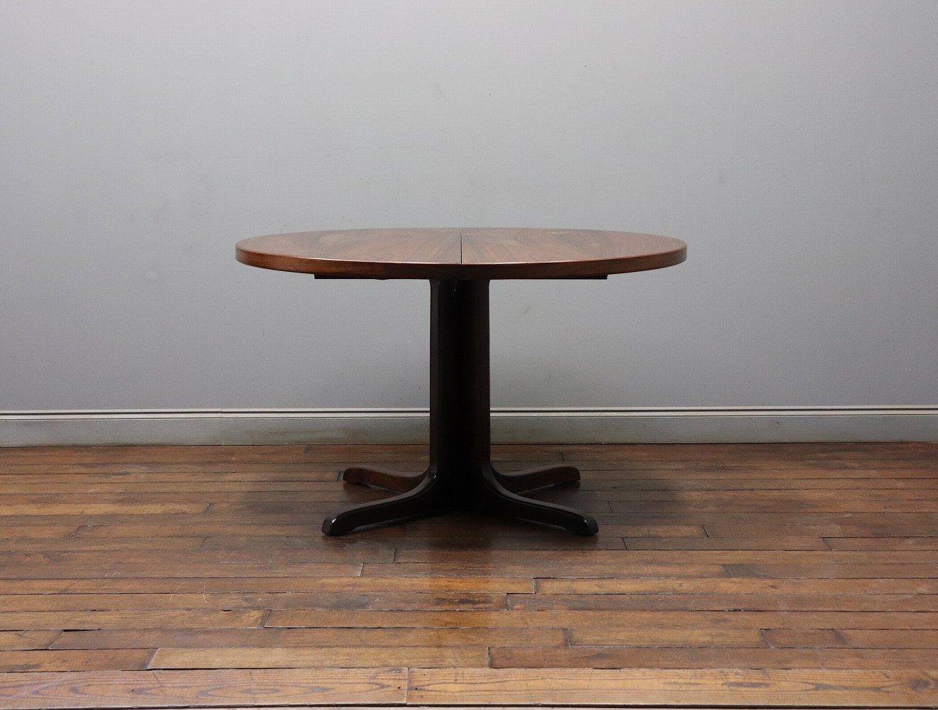 ダイニングテーブル