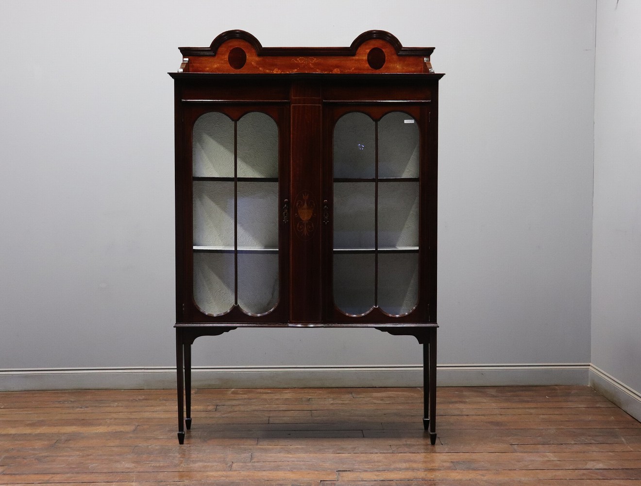 ディスプレイキャビネット