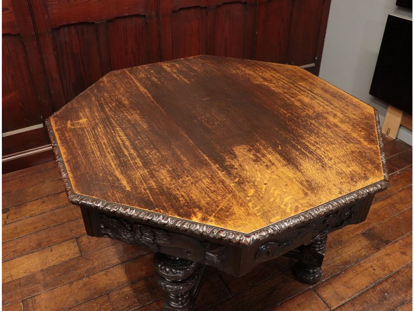 エントランステーブル