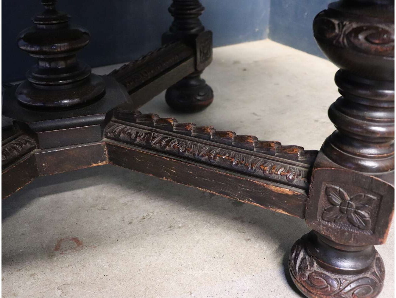 エントランステーブル