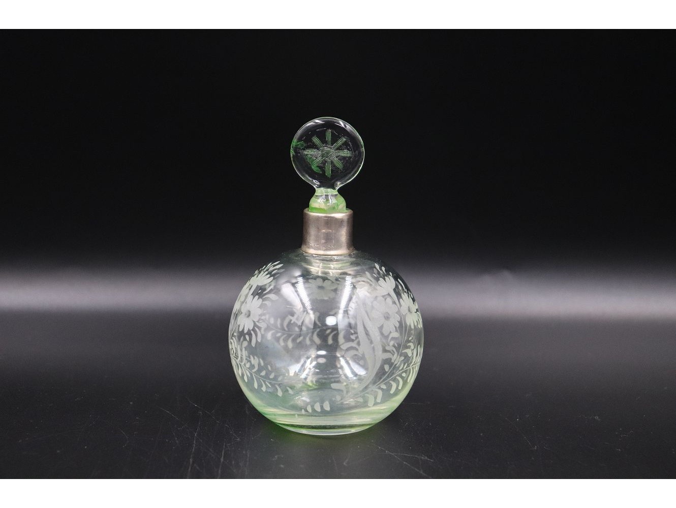 パフュームボトル