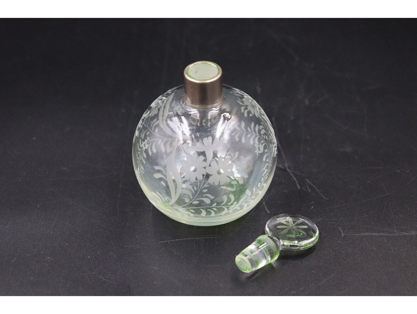 パフュームボトル