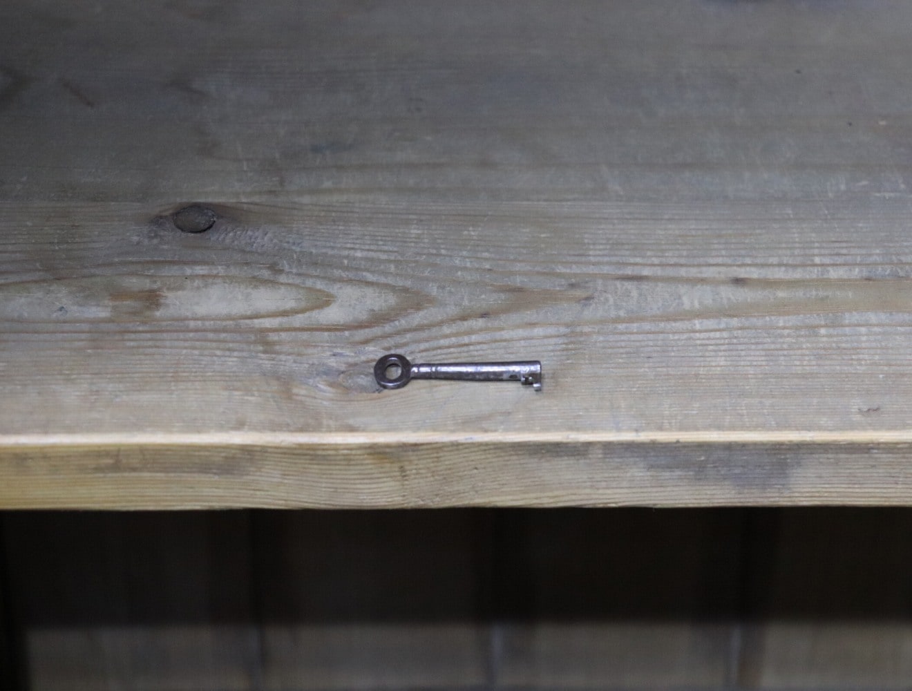 パントリーキャビネット