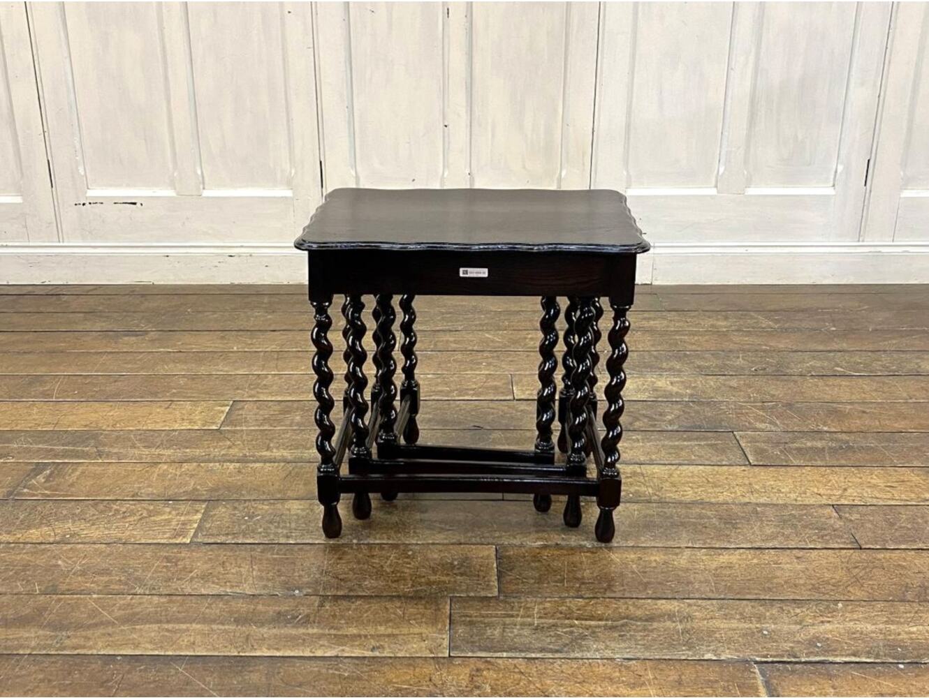 ネストテーブル