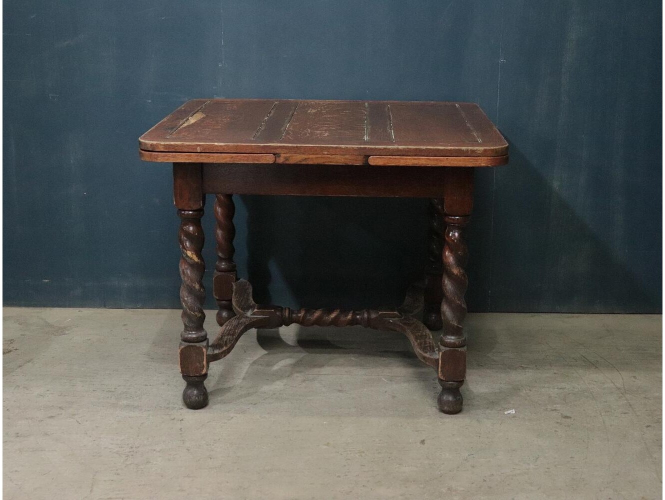 ドローリーフテーブル