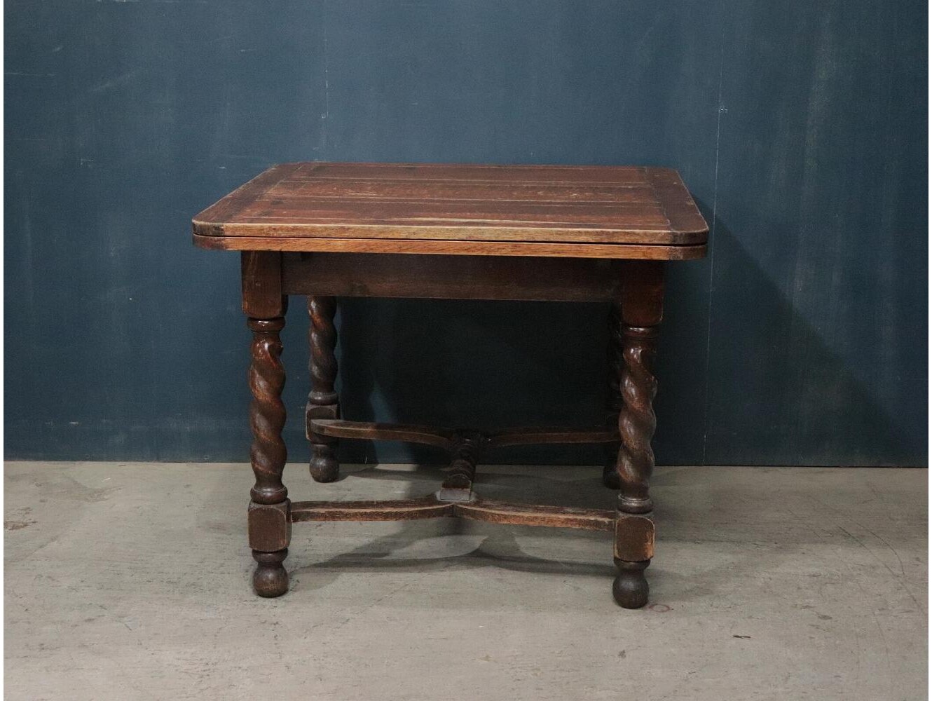 ドローリーフテーブル