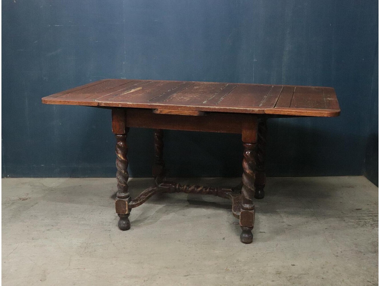 ドローリーフテーブル