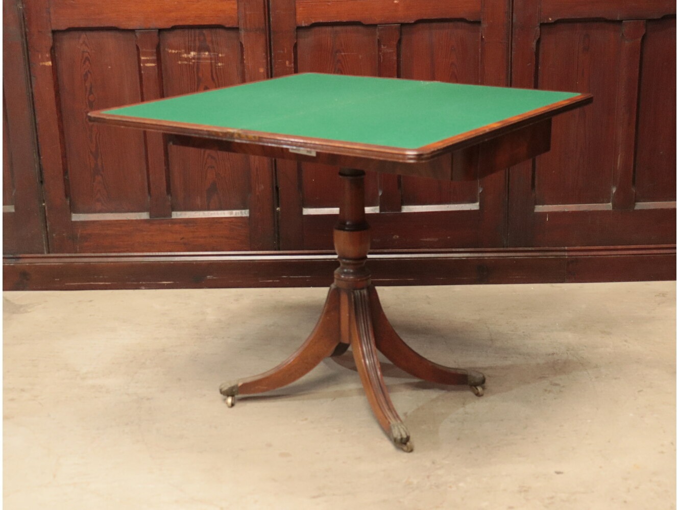 ゲームテーブル