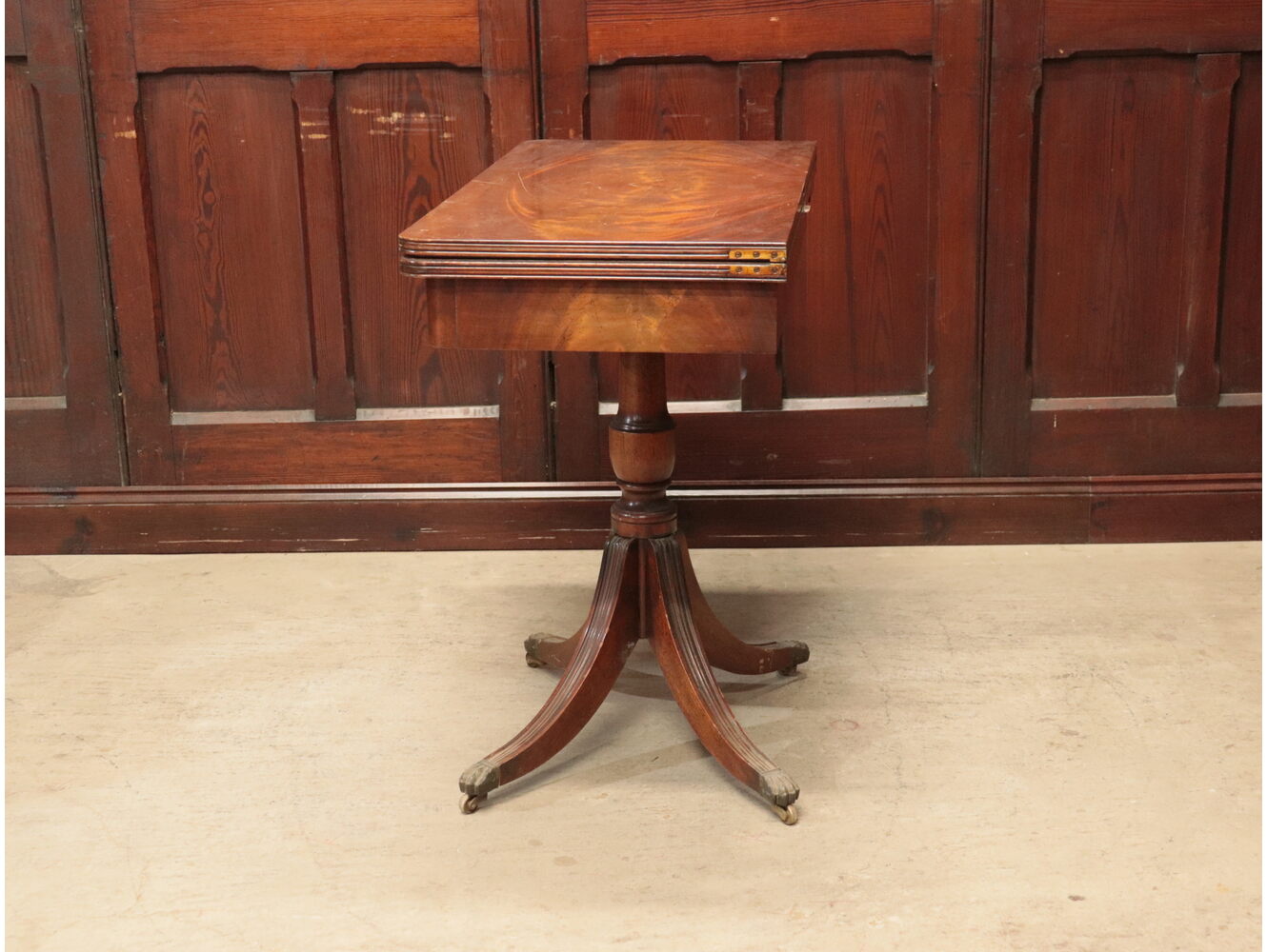 ゲームテーブル