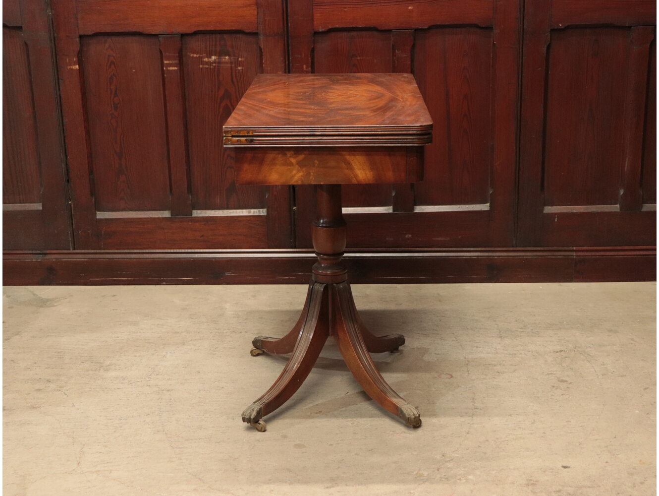 ゲームテーブル