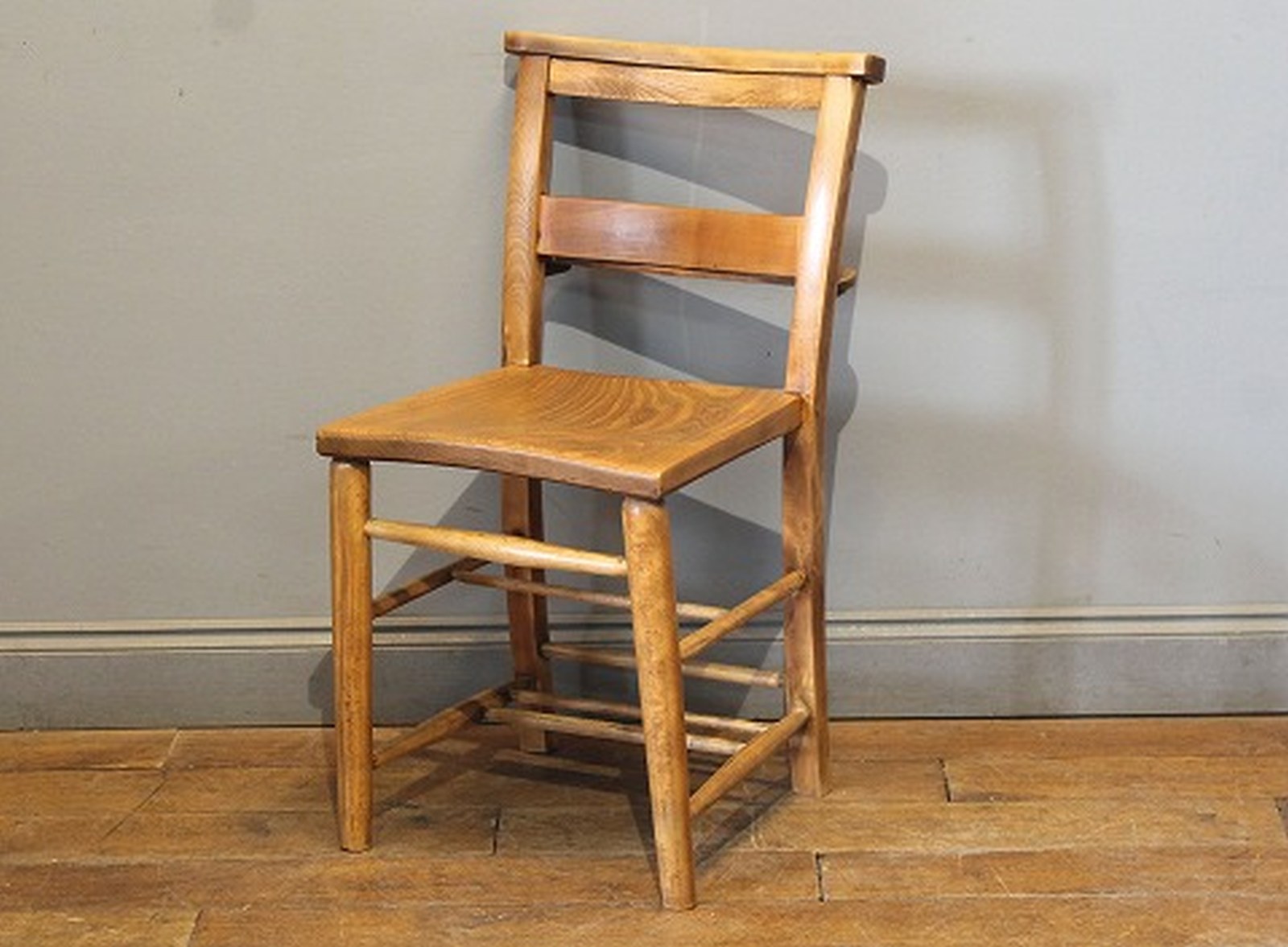 チャーチチェア