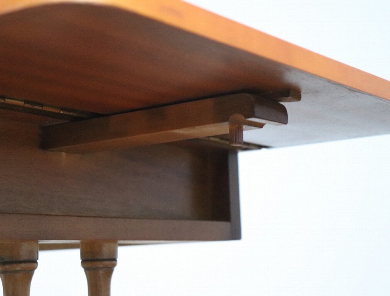 センターテーブル