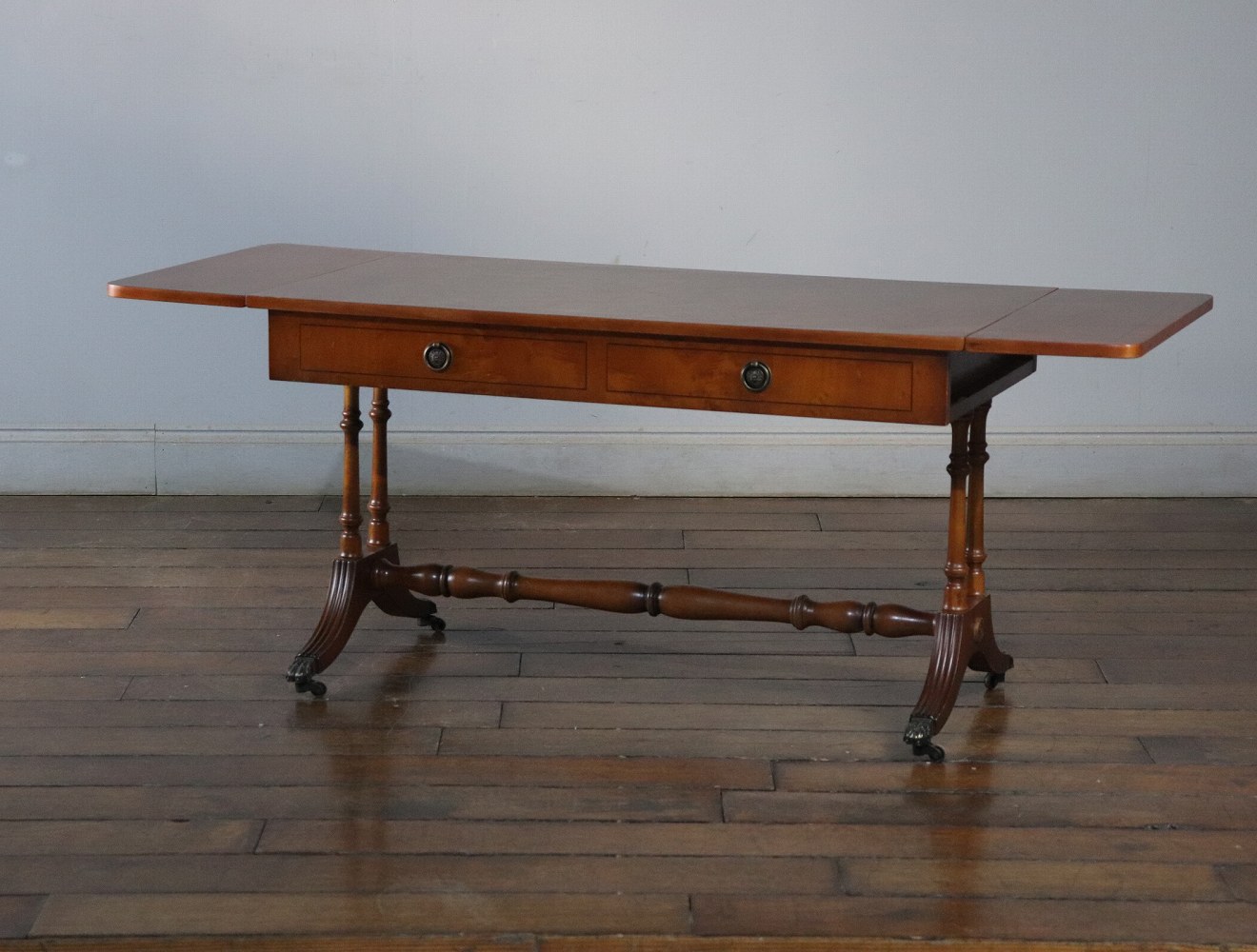 センターテーブル