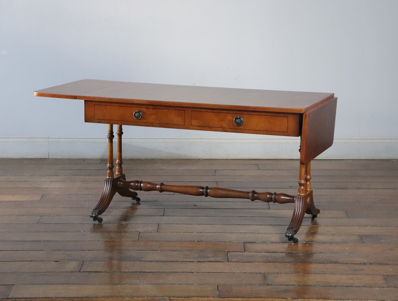 センターテーブル