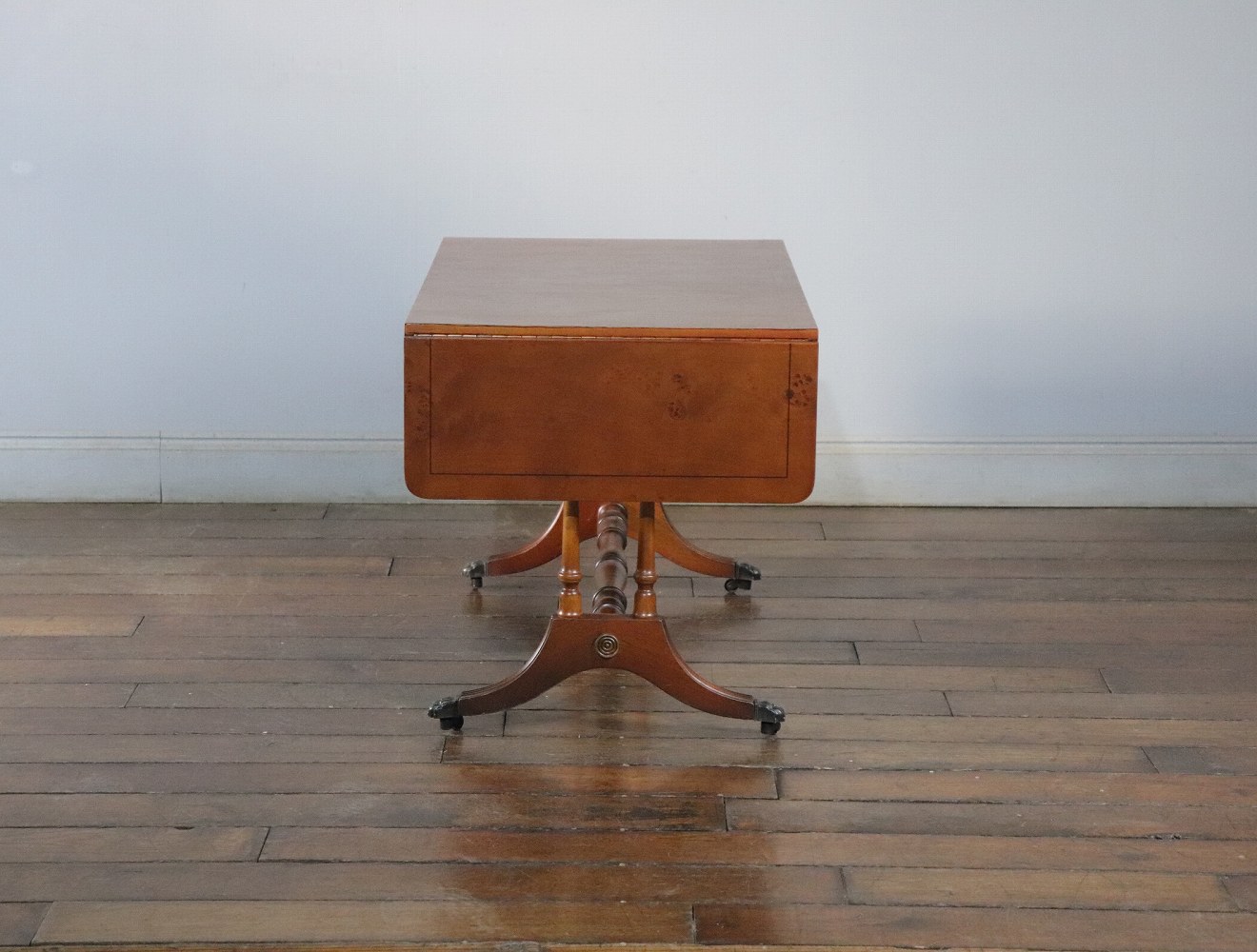 センターテーブル