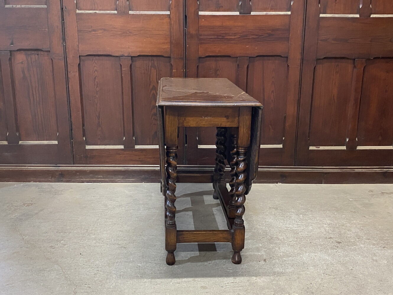 ゲートレッグテーブル