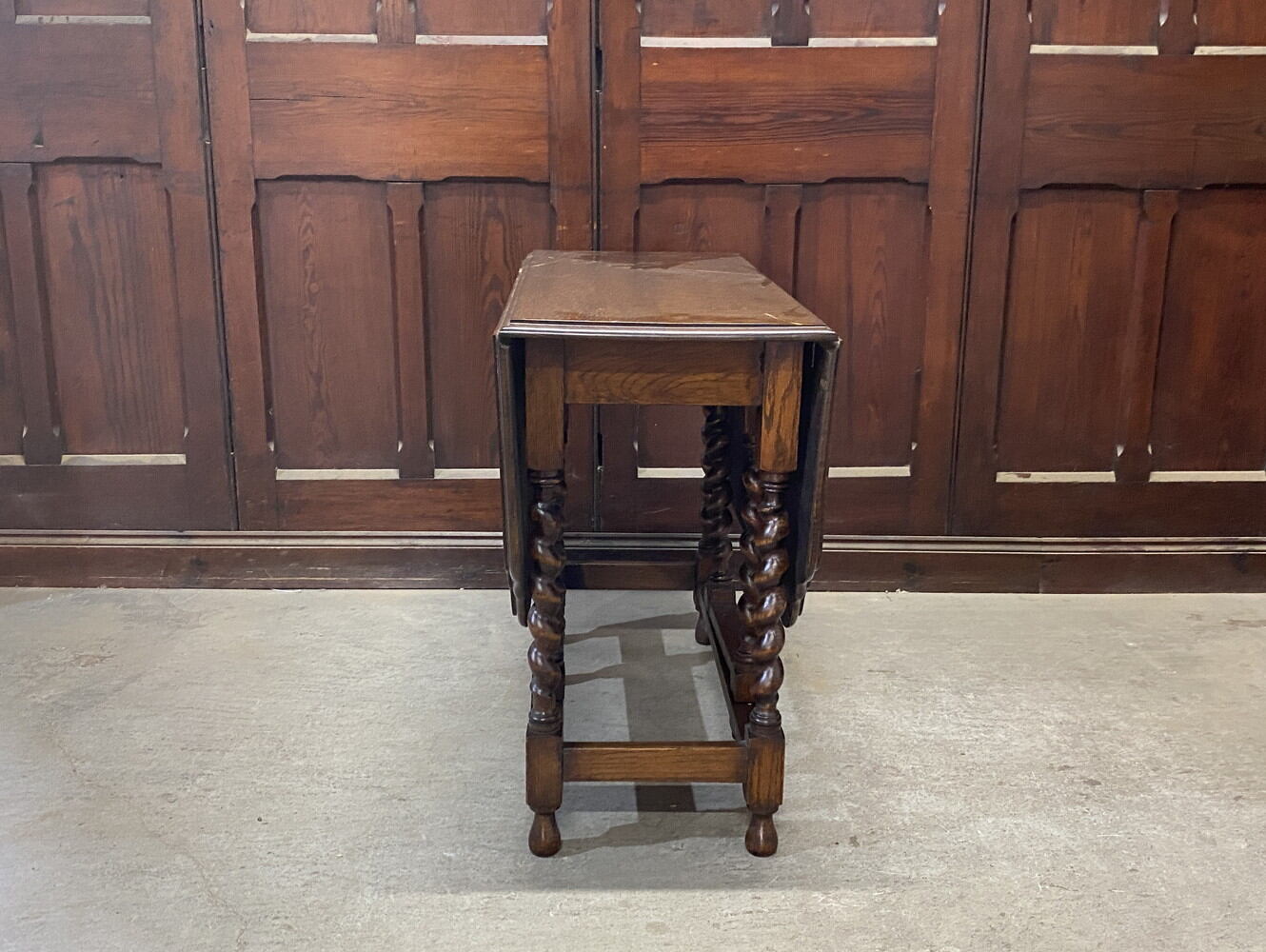 ゲートレッグテーブル