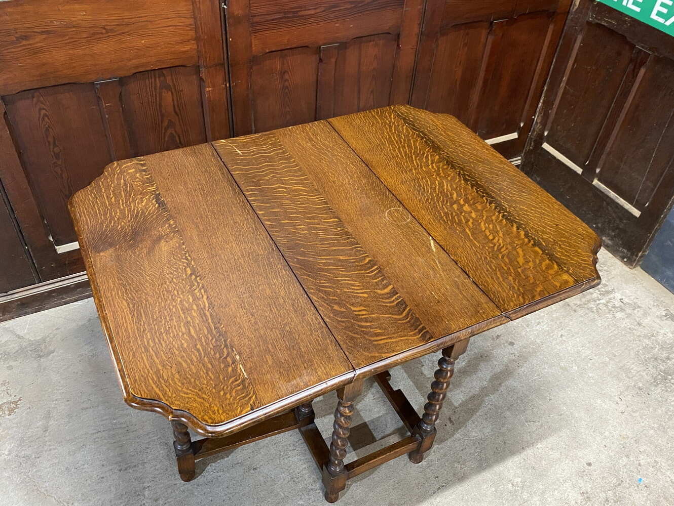 ゲートレッグテーブル