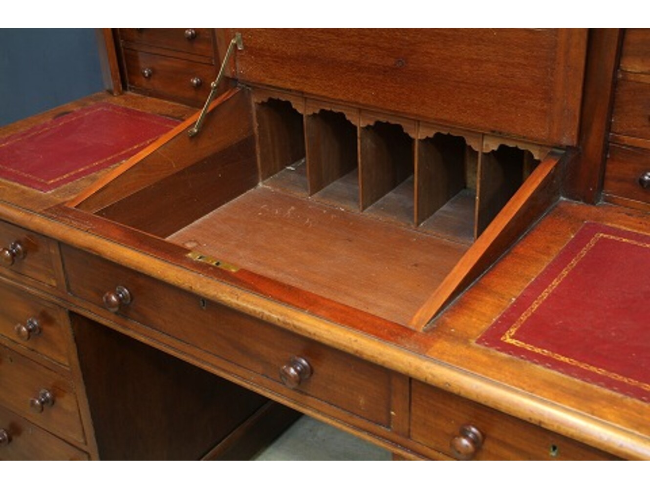 ペデスタルディケンズデスク