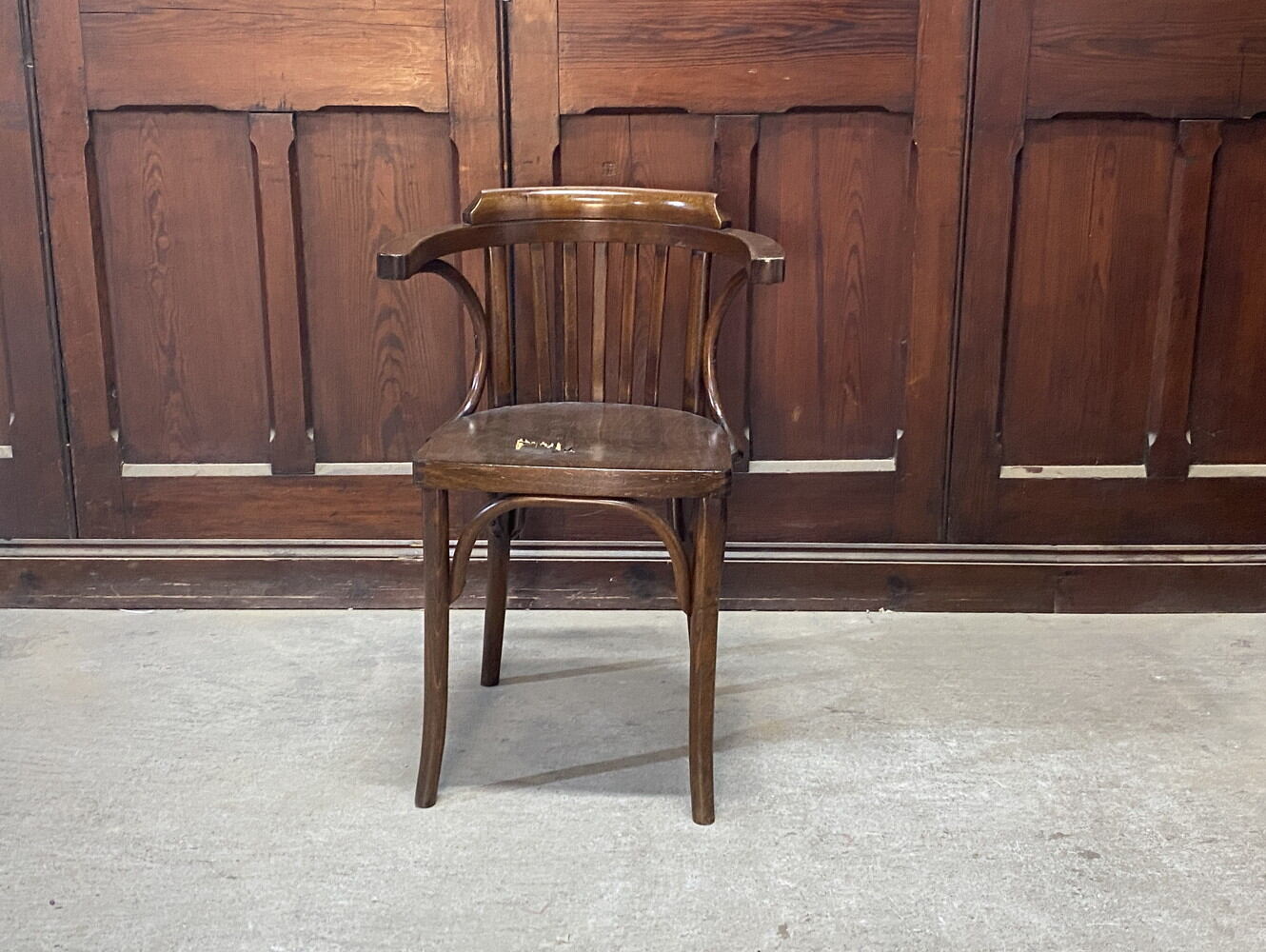 ベントウッドアームチェア