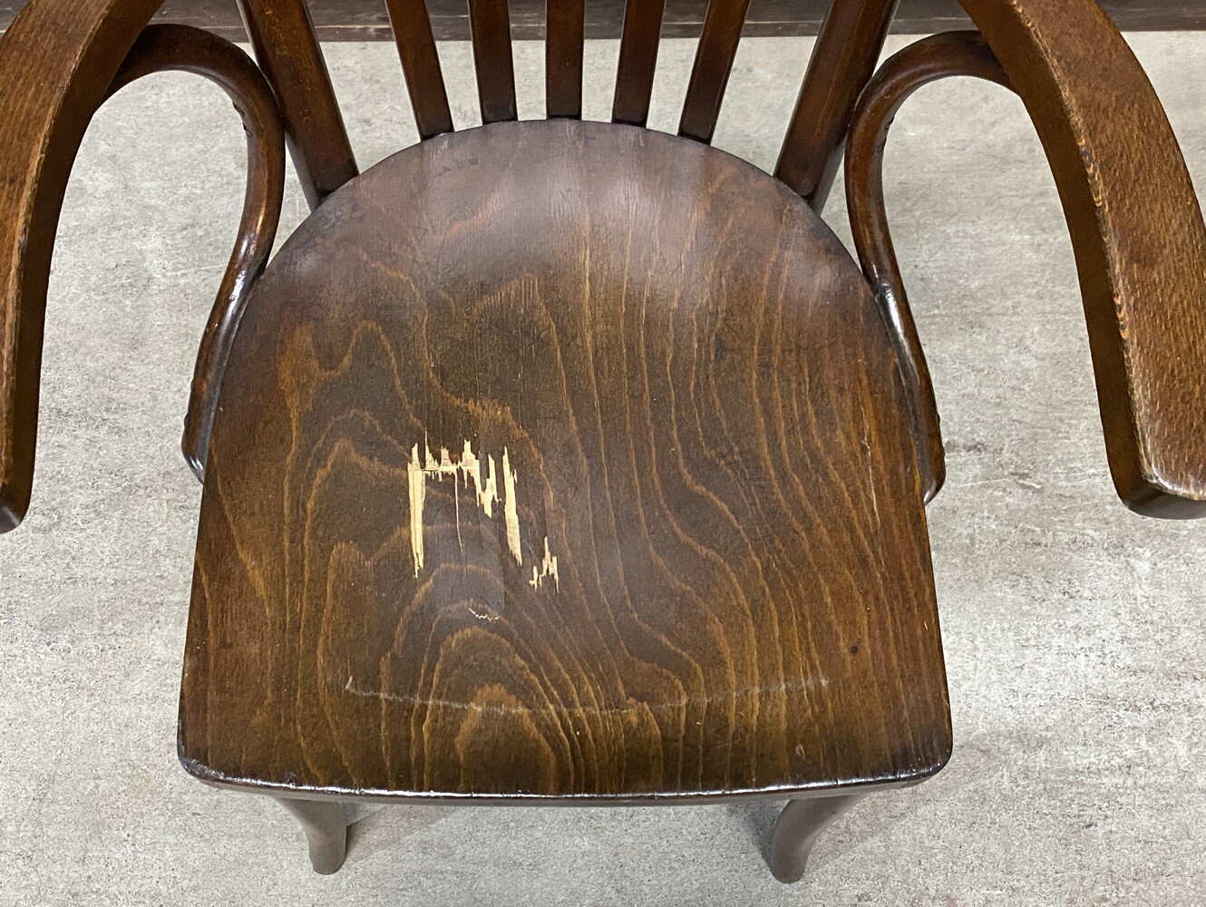 ベントウッドアームチェア