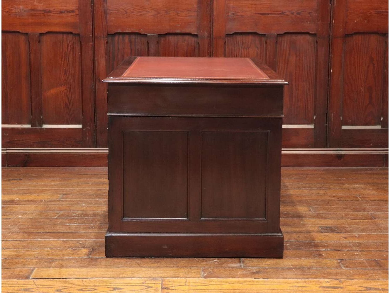 ペデスタルデスク