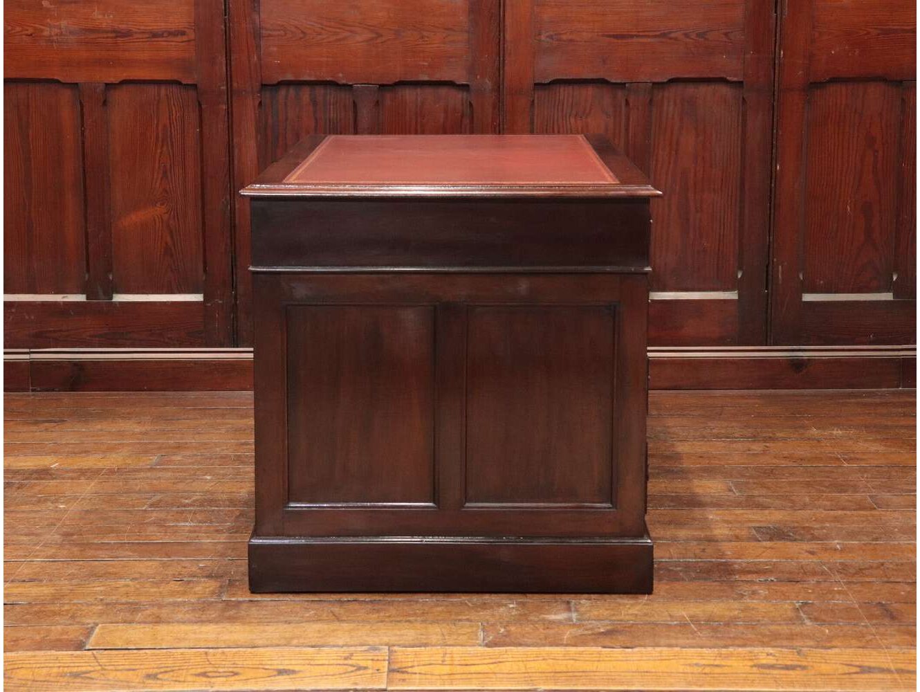 ペデスタルデスク