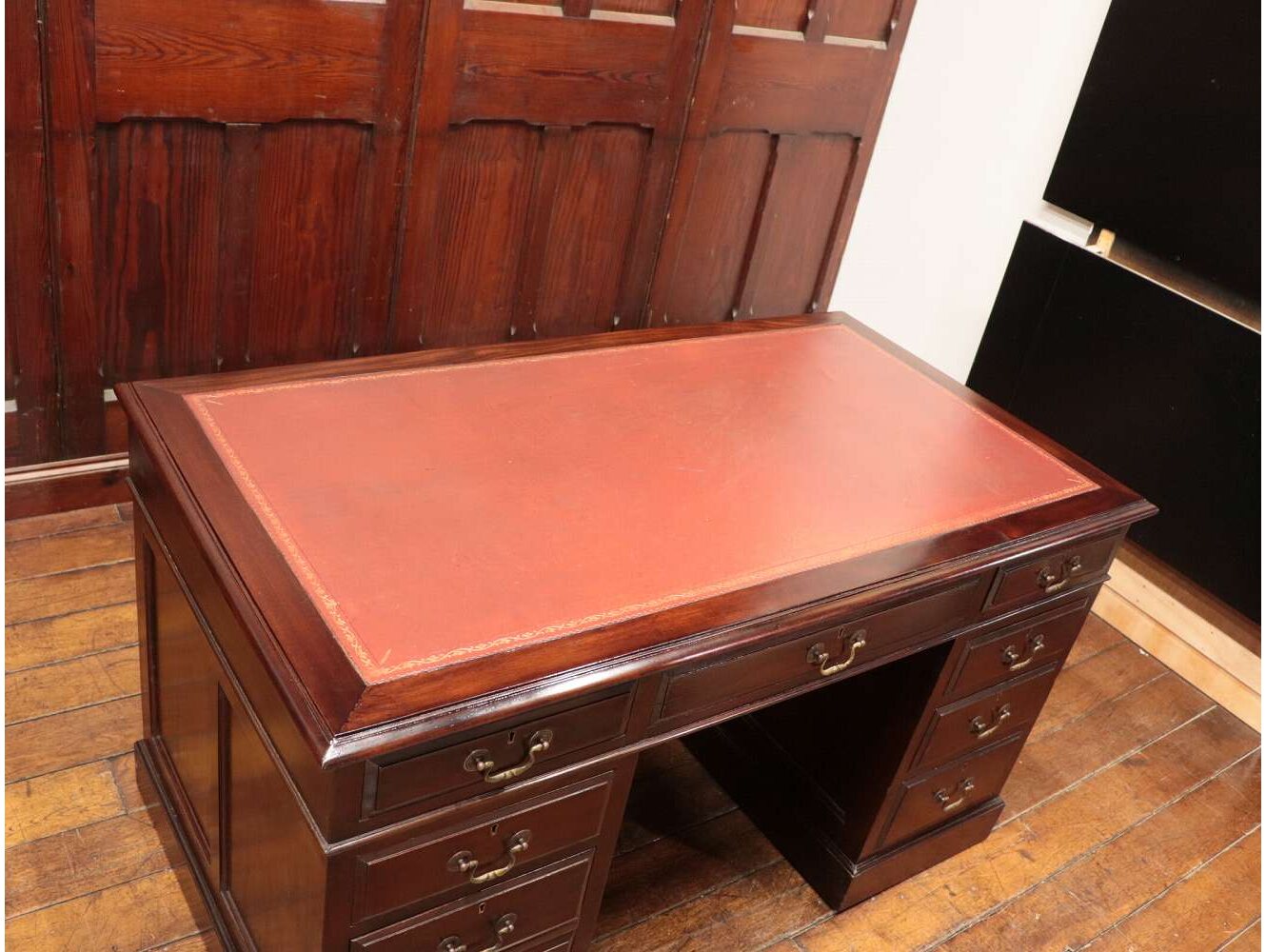 ペデスタルデスク