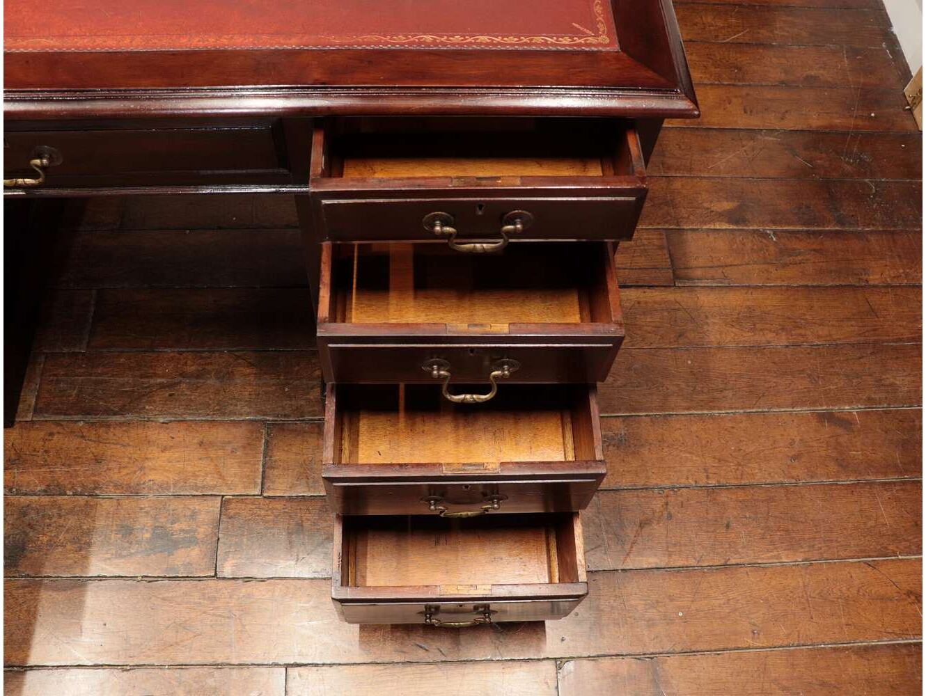 ペデスタルデスク