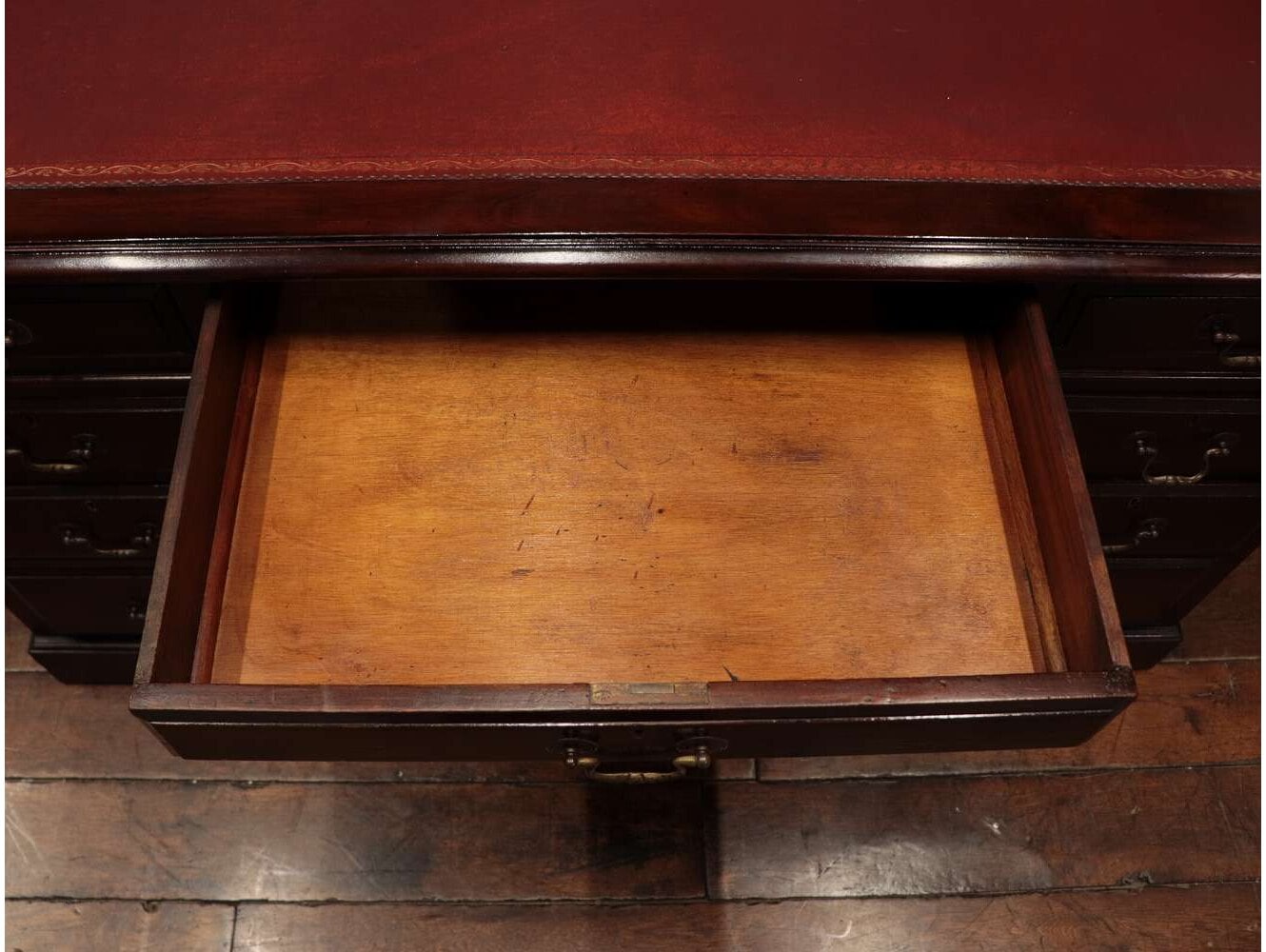 ペデスタルデスク