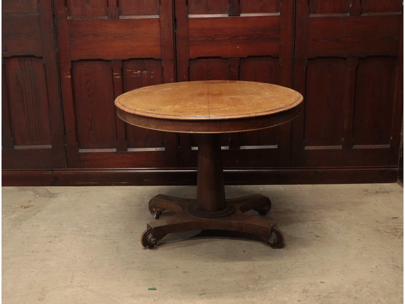 ティルトップテーブル