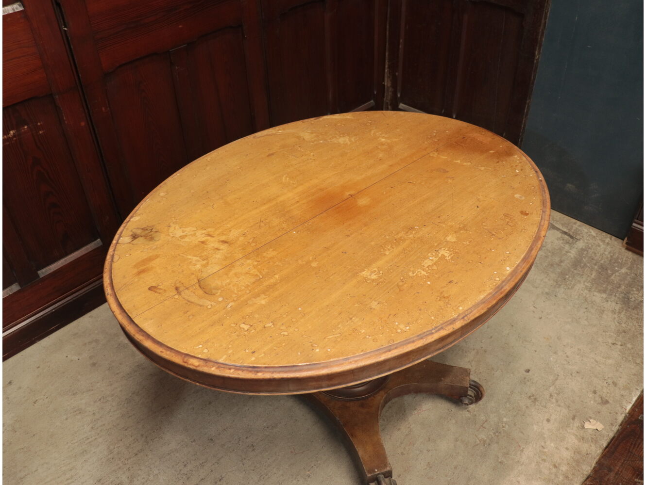 ティルトップテーブル